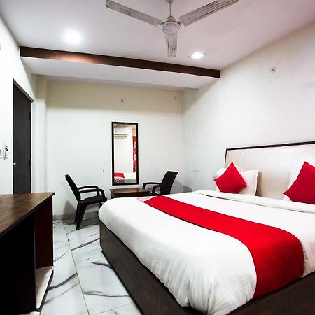 Oyo 44174 Hotel Mid Town Prime Harthala Екстериор снимка