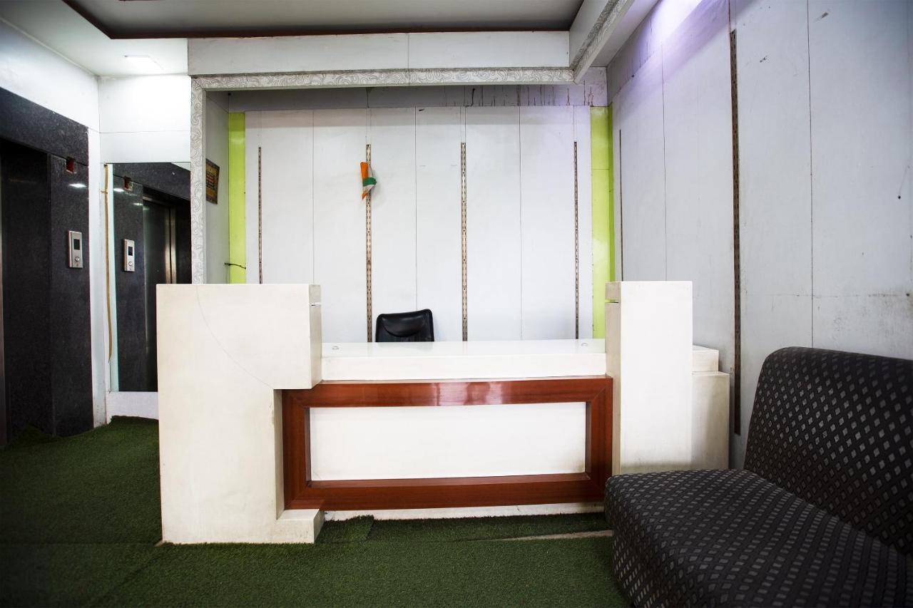 Oyo 44174 Hotel Mid Town Prime Harthala Екстериор снимка