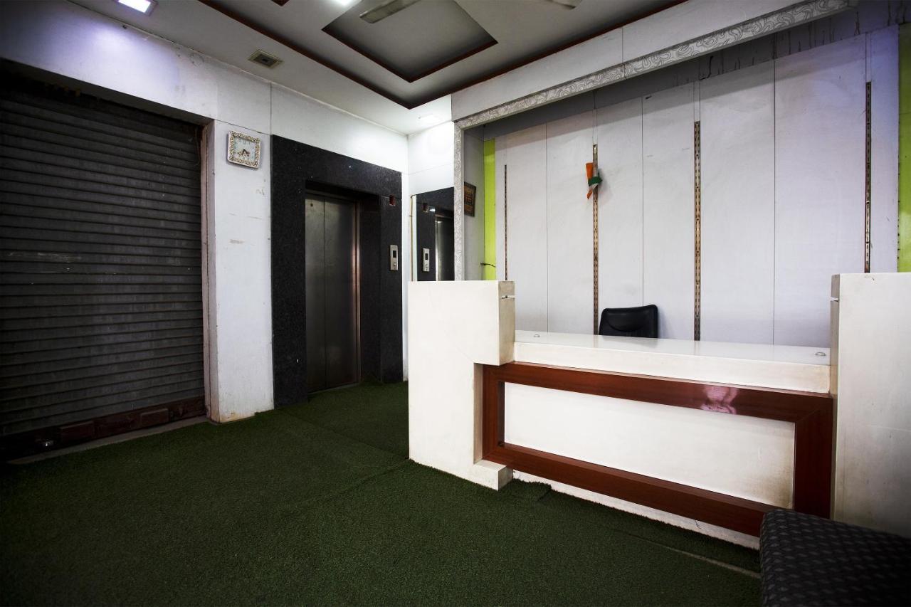 Oyo 44174 Hotel Mid Town Prime Harthala Екстериор снимка