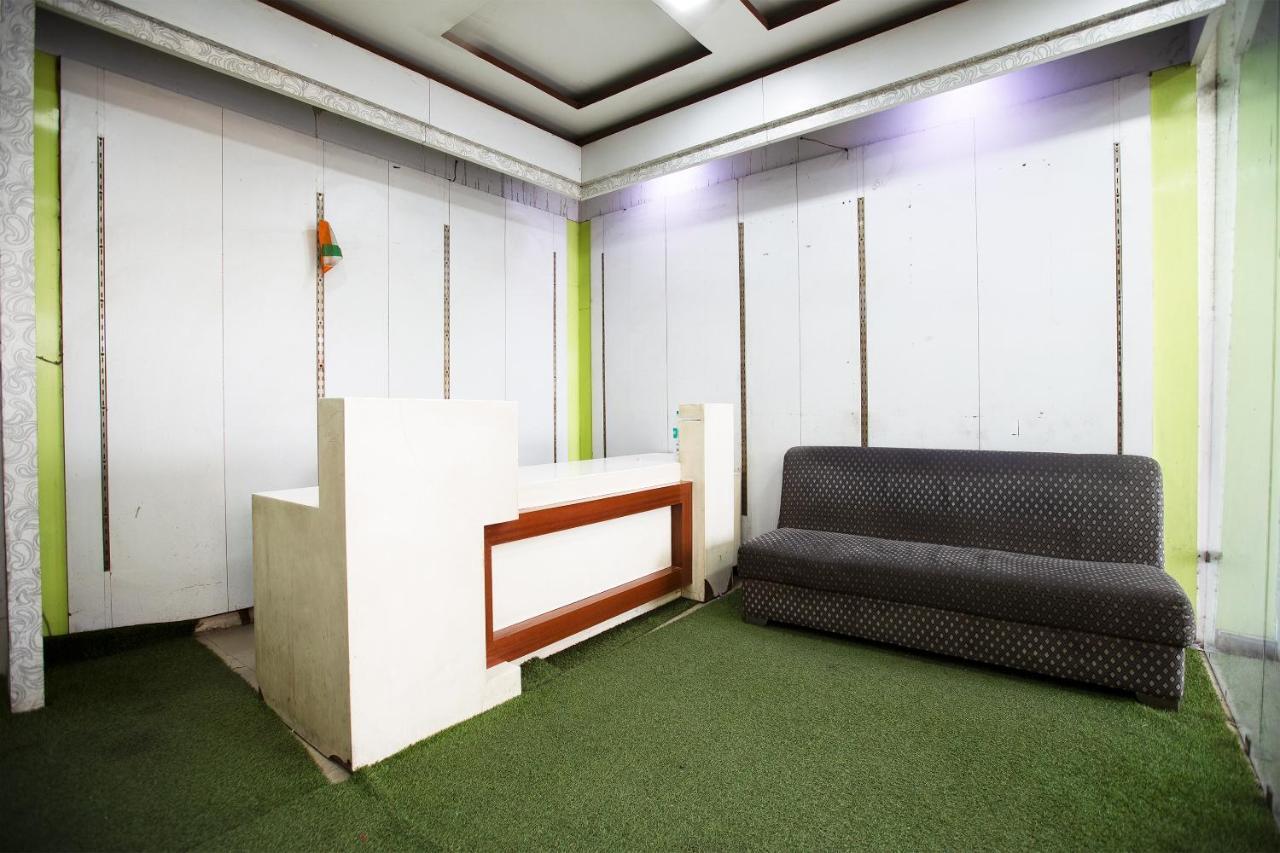 Oyo 44174 Hotel Mid Town Prime Harthala Екстериор снимка