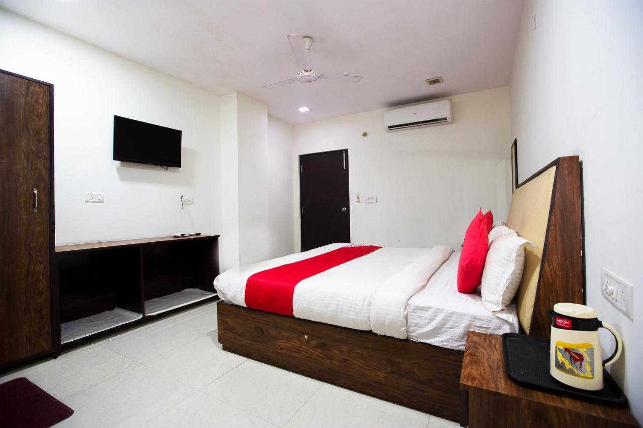 Oyo 44174 Hotel Mid Town Prime Harthala Екстериор снимка