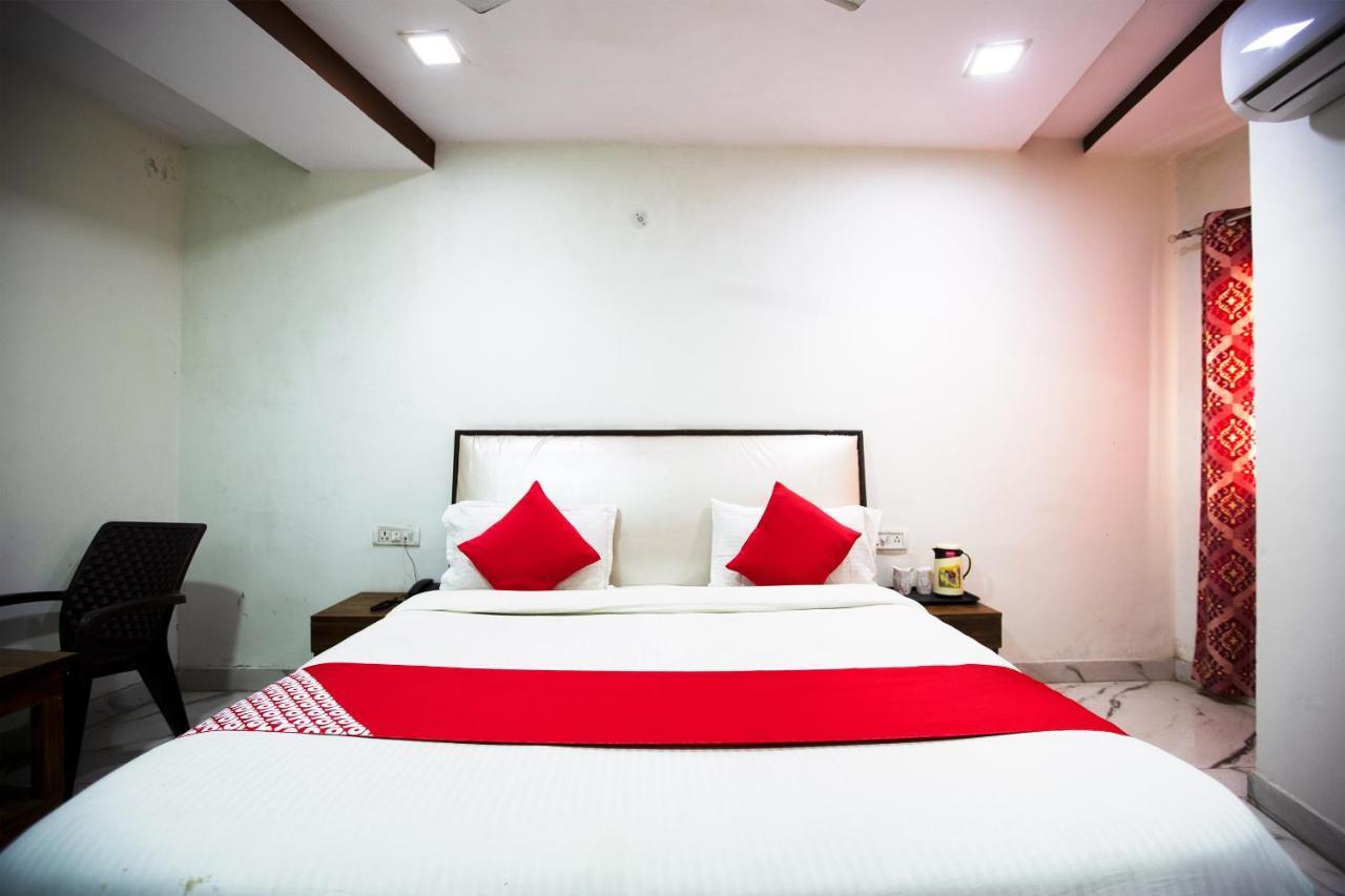Oyo 44174 Hotel Mid Town Prime Harthala Екстериор снимка