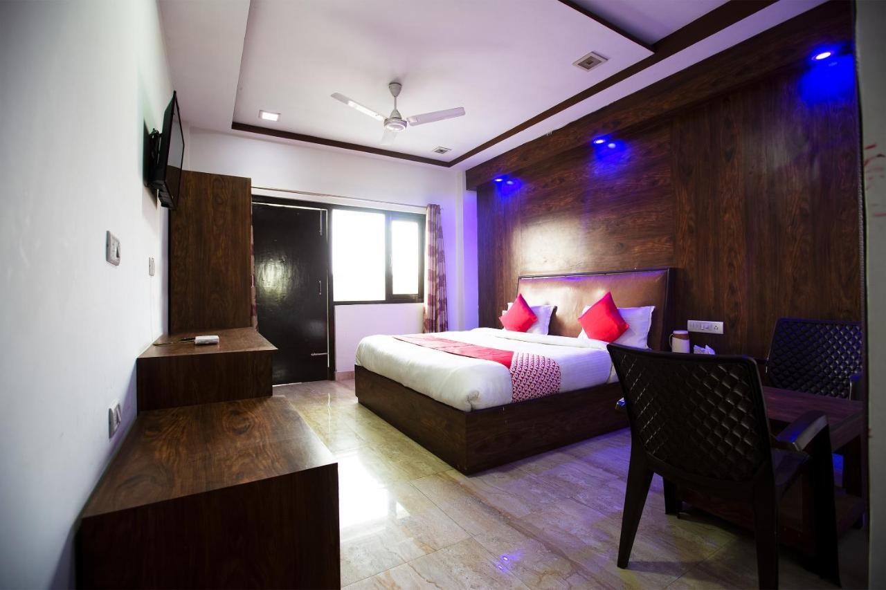 Oyo 44174 Hotel Mid Town Prime Harthala Екстериор снимка