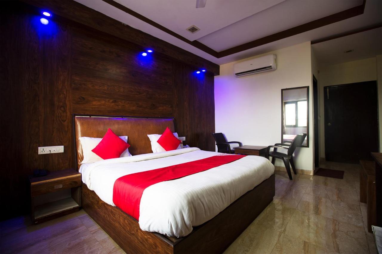 Oyo 44174 Hotel Mid Town Prime Harthala Екстериор снимка