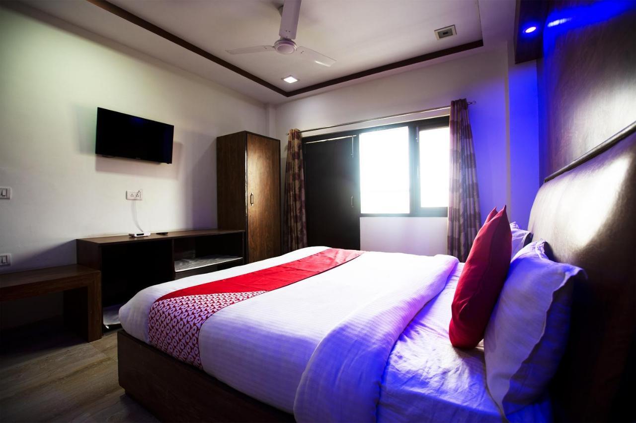 Oyo 44174 Hotel Mid Town Prime Harthala Екстериор снимка